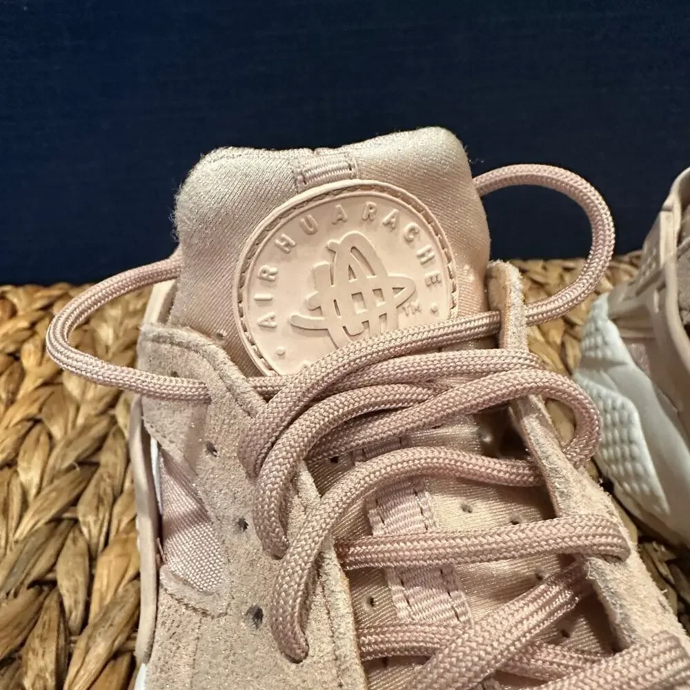 Rose Gold Nike Huarache Sneakers sz 5.5 Youth Nike Sneakers